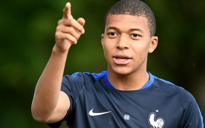 澳队体育热评-于帕梅卡诺这状态能去世界杯吗